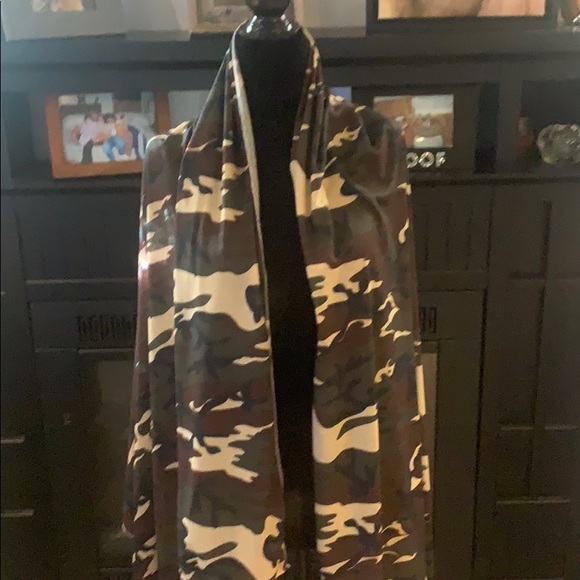 Cape cover up - Picture 2 of 5